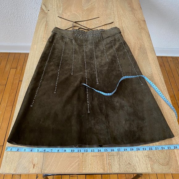 BCBG MAX AZRIA Suede A-Line Midi Skirt Side Zip Laces Studs Size 4 Knee Length - Picture 14 of 14